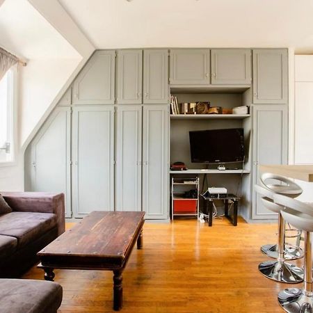 Beautiful Apartment With A View Of Eiffel Tower In Center Paris Eksteriør bilde