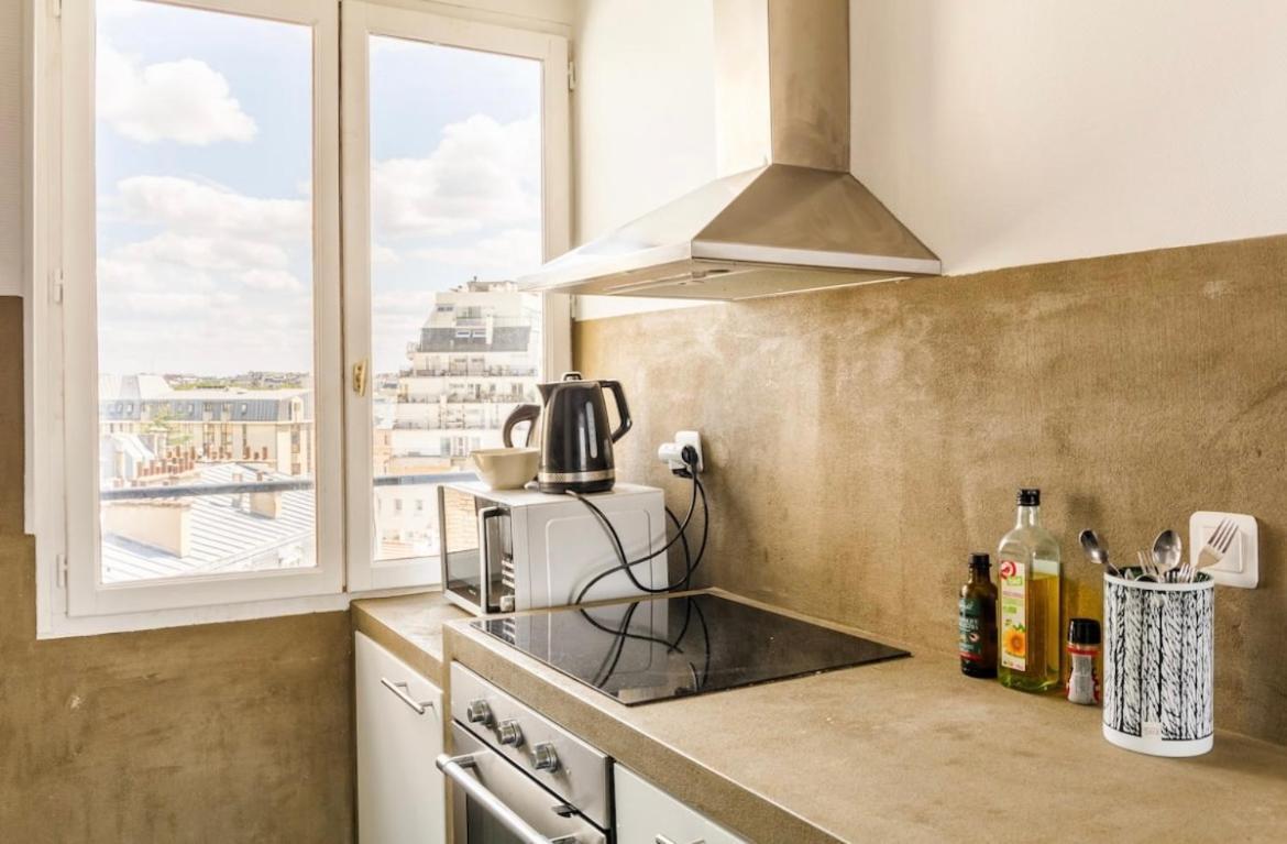 Beautiful Apartment With A View Of Eiffel Tower In Center Paris Eksteriør bilde