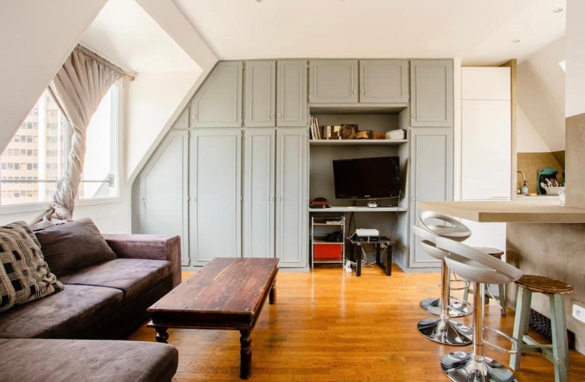 Beautiful Apartment With A View Of Eiffel Tower In Center Paris Eksteriør bilde