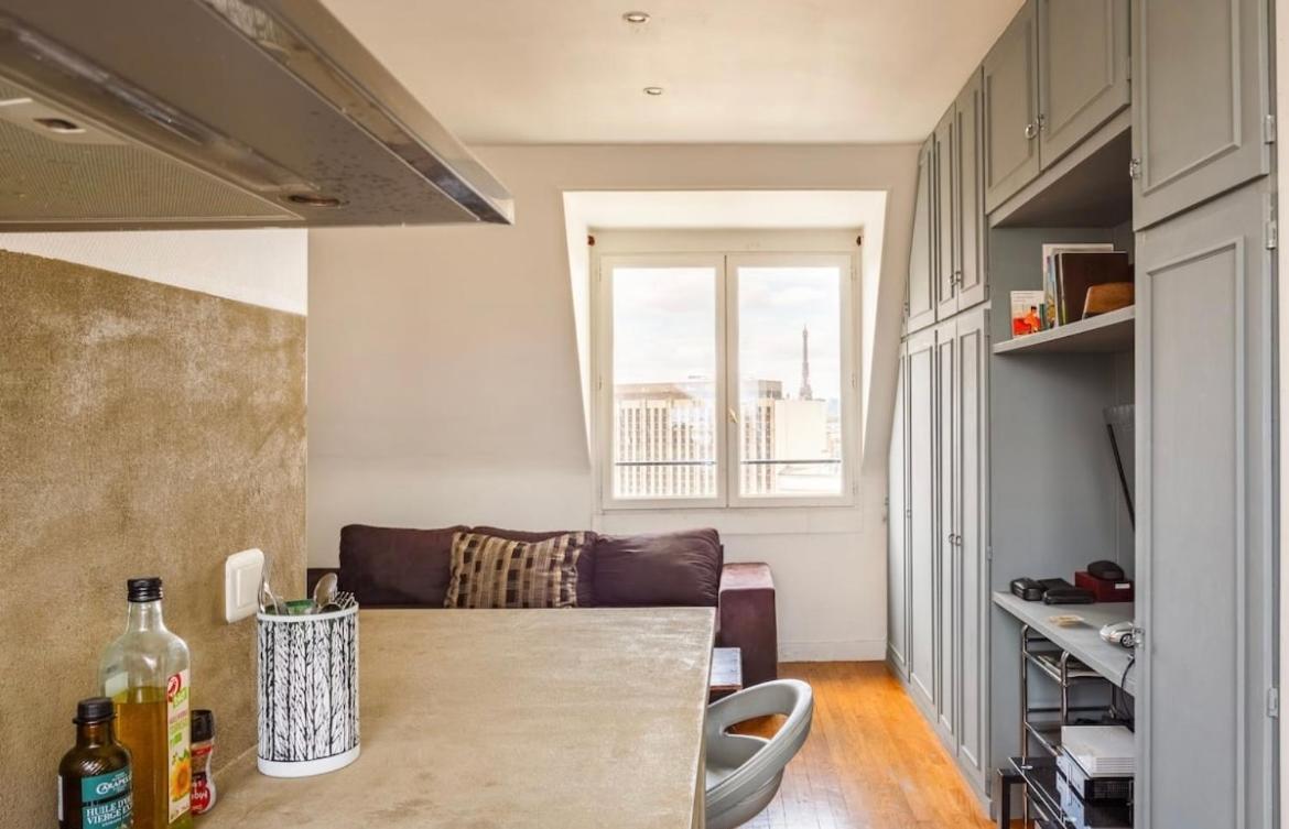 Beautiful Apartment With A View Of Eiffel Tower In Center Paris Eksteriør bilde